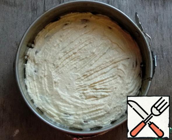 Spread half of the curd mass on top.