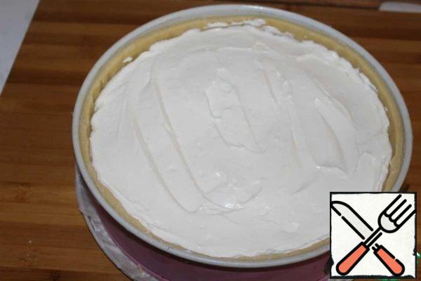 Spread the cream.