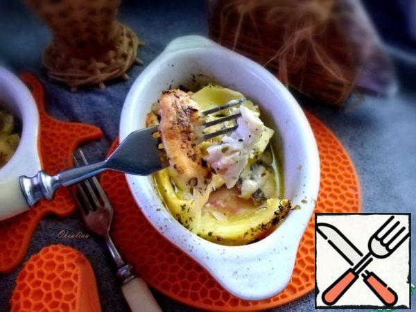 Eat. The cheese is melted, so sticky on the zucchini and fish. It is delicious and of course useful!