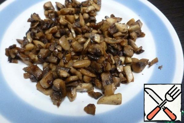 Chop a large onion and fry until golden brown.  Place the onion on a plate.