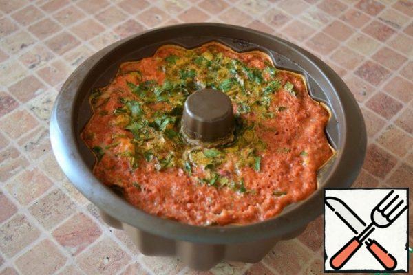 Place the form in the bowl of a slow cooker. Cook on the "Baking" mode for 40 minutes. Leave the casserole to cool completely in the slow cooker, then remove.