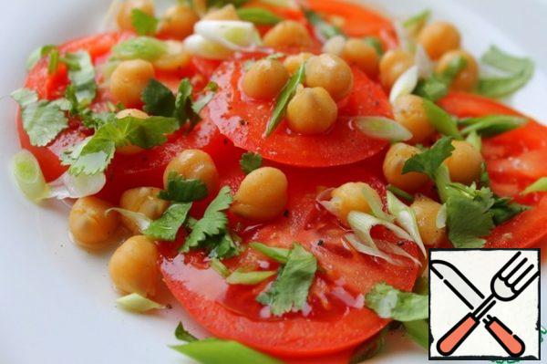 Next, sprinkle with onion and coriander, top with olive oil. Serve immediately. Bon Appetit!