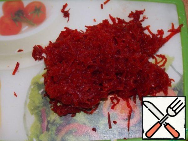 Grate the beets.
