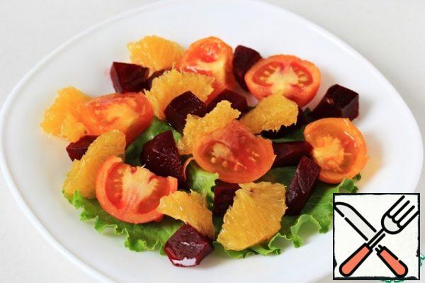 Then lay out the" fillet " of orange.
