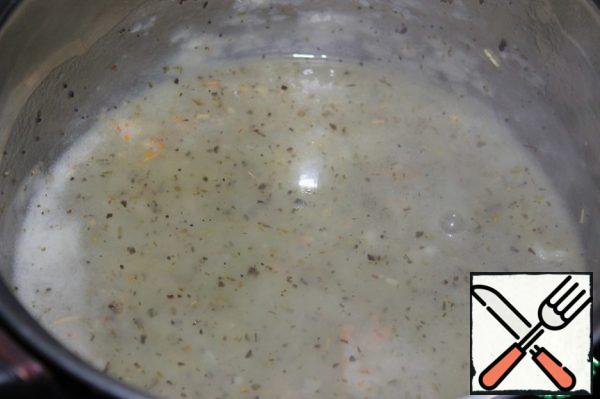 Add flour and salt to the Basil broth and cook for 2-3 minutes.