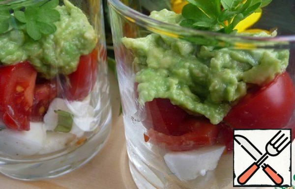 Salad with Avocado and Tomatoes Recipe