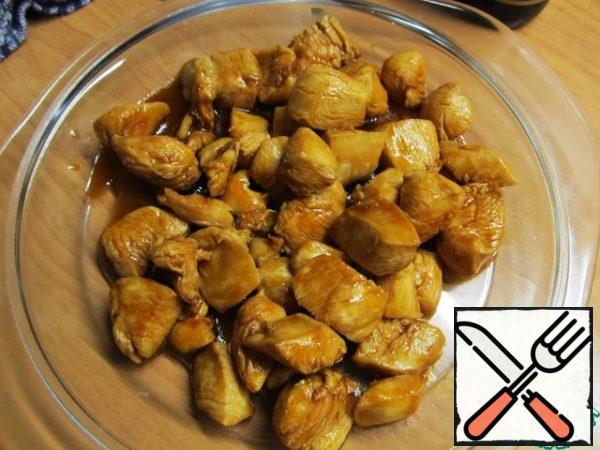 Drain the sauce from the chicken and fry it on high heat until tender (literally 3-5 minutes).
Remove to the side