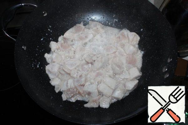 Fry the chicken in oil until almost ready. Remove from the pan.