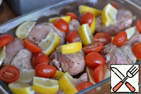 Cherry tomatoes cut into halves.
Spread on the chicken.