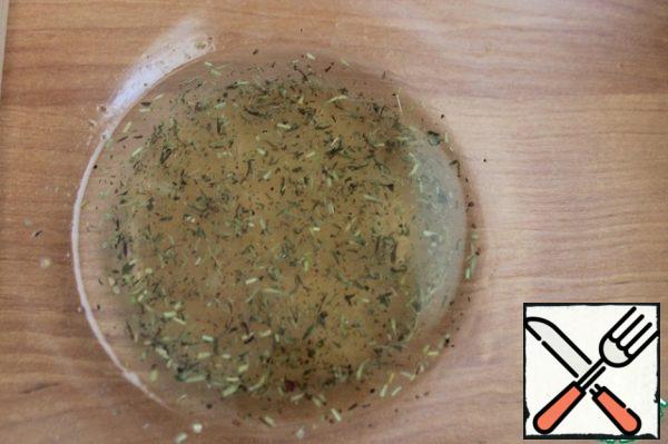 Prepare the sauce: in a deep bowl, mix the honey, oil, lemon juice, salt and thyme. Part of the sauce is put in another container.