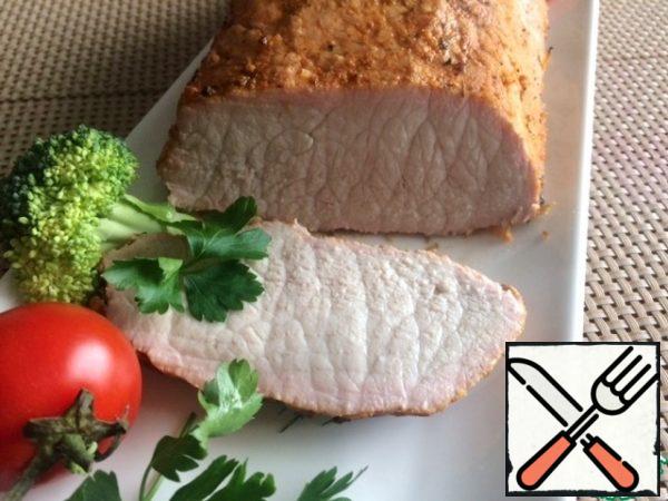 After the specified time, the meat is ready. Delicious both hot and cold in the form of a sandwich.