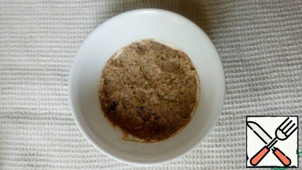 Mix with the remaining juice, honey and soy sauce. The sauce is ready.