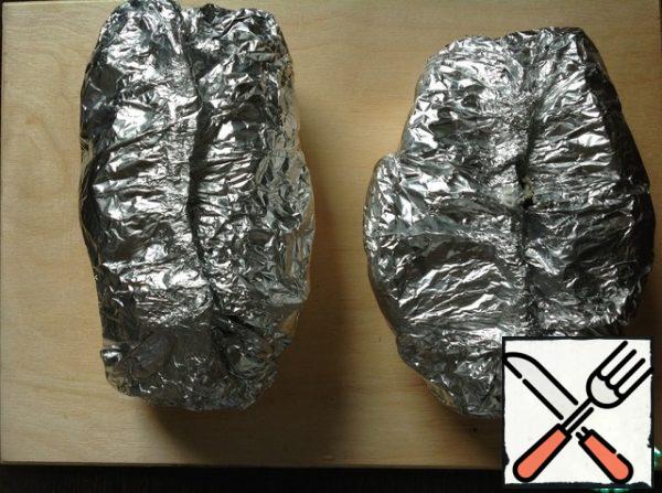 Seal the foil tightly.
Place the foil bags on a well-heated grill and cook until tender, about 15-20 minutes.
You can bake in a preheated 220 degree oven for 30-40 minutes.