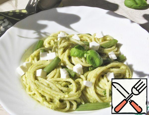 Spaghetti with Walnut Pesto Recipe