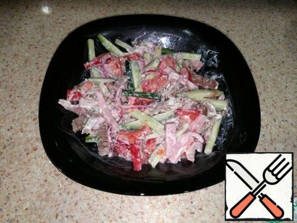 Fill with mayonnaise-just a little, the salad will be very juicy. If you are preparing a lot of dishes, and not just one salad, it is better to prepare everything in advance and put it in the refrigerator and mix it just before serving.
Decorate with a sprig of greenery!