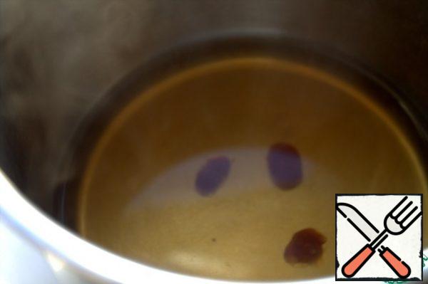 Caramels quickly dissolve even completely.