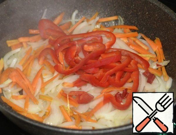 Put the peppers and simmer for 5 minutes.