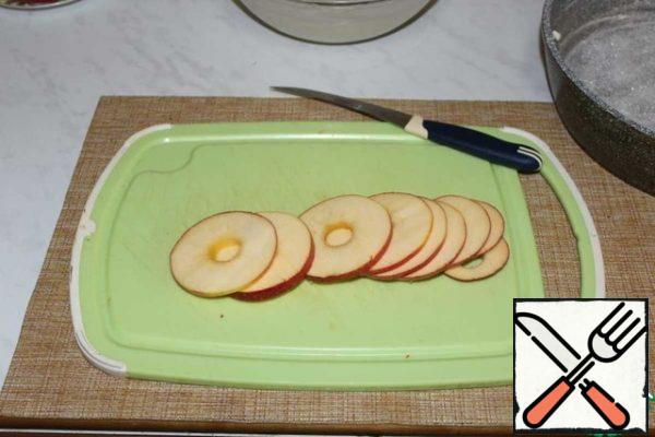 Remove the core from the Apple. Cut into circles.