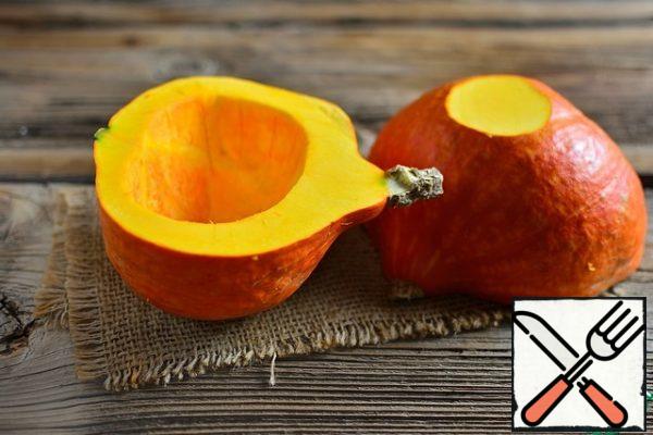 To make the pumpkin stand flat on the surface, cut the skin on the back of each part a little.