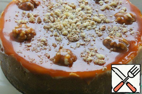 Cover with caramel.
