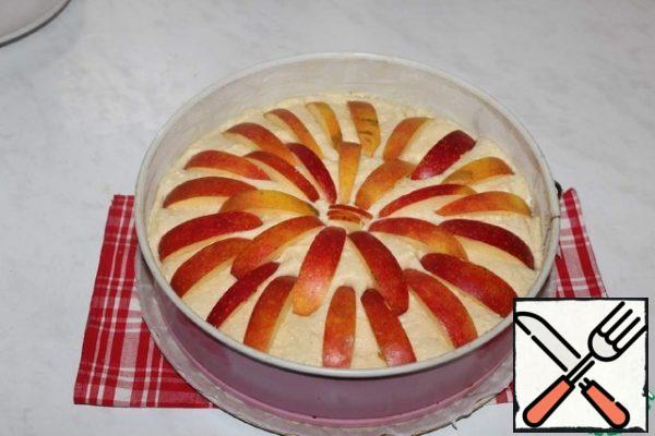 Spread the apples.