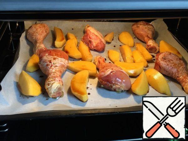 Put in the oven for 50 minutes at a temperature of 180 degrees.