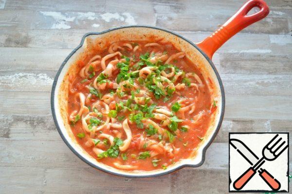 Add the chopped parsley (or green Basil).

The perfect side dish is rice or pasta. It tastes best with spaghetti or fettuccine. But rice is also good.

This dish cannot be reheated!!!