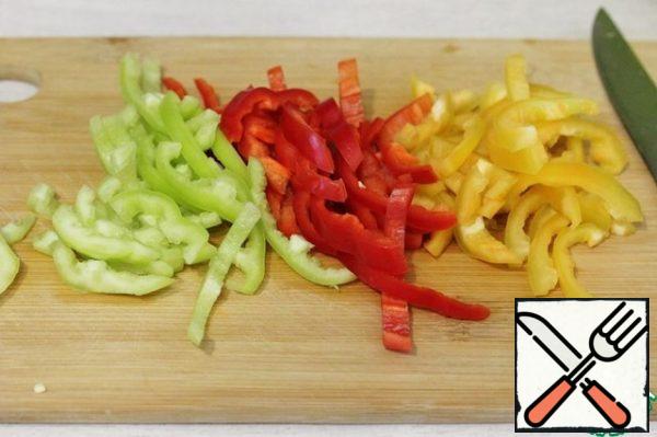 Meanwhile, slice the sweet pepper (I cut it in half rings).