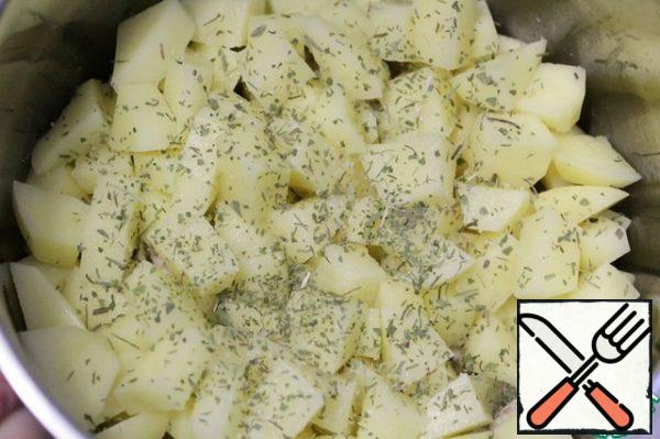 Put it on top of the meat and add salt.