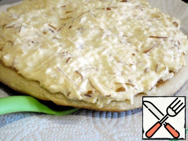 The filling should "brew". Transfer the tortilla to a paper towel. Do the same with the rest of the dough and filling.