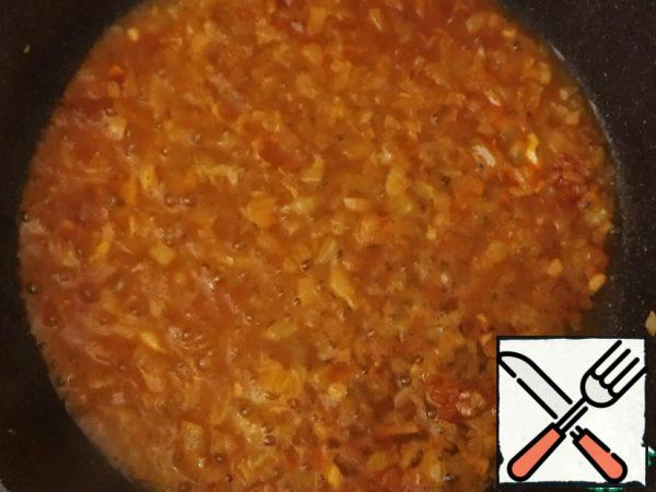 Add tomato sauce, salt, pepper, and parsley.

Stir, lower the heat and cook for a few minutes or until the sauce is thick.