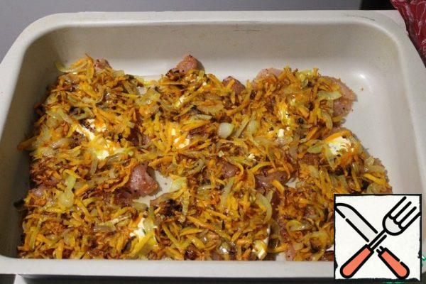 Grease a baking sheet with vegetable oil, put the fillet and roast on top, then a little mayonnaise.