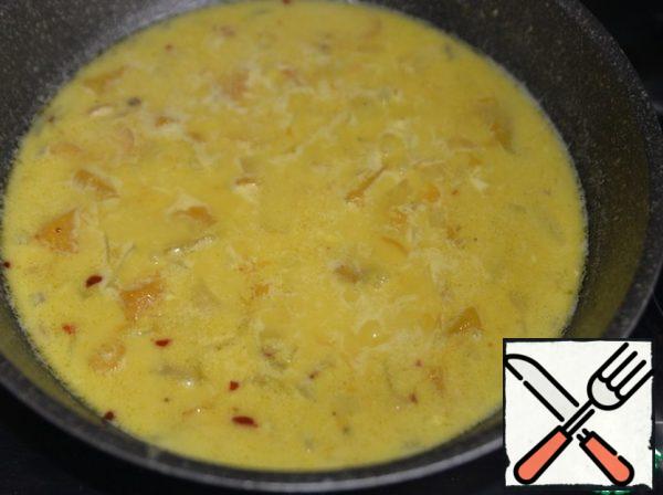 Bring the soup to a boil.