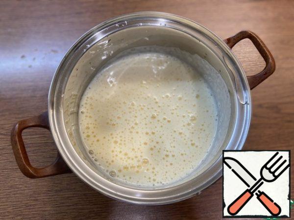 Beat eggs with sugar in a fluffy thick foam (7 minutes to beat).