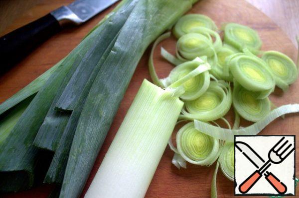 For the filling, I took leeks.