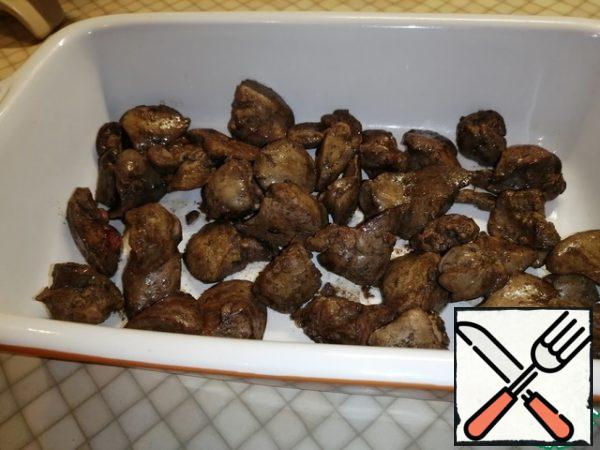 Put the liver in a baking dish.