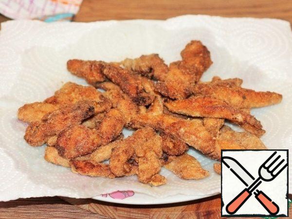 Spread the chicken pieces from the pan on a paper towel, and then transfer to a dish. Delicious, spicy and juicy chicken is ready!