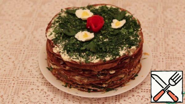 Before serving, decorate the cake as you like.
Salad in the form of a cake is ready.