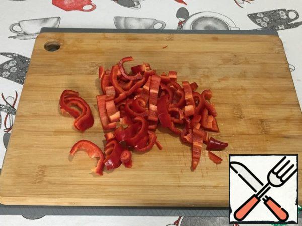 Bulgarian pepper cut into cubes.