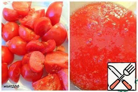 Mash the tomatoes in a convenient way.