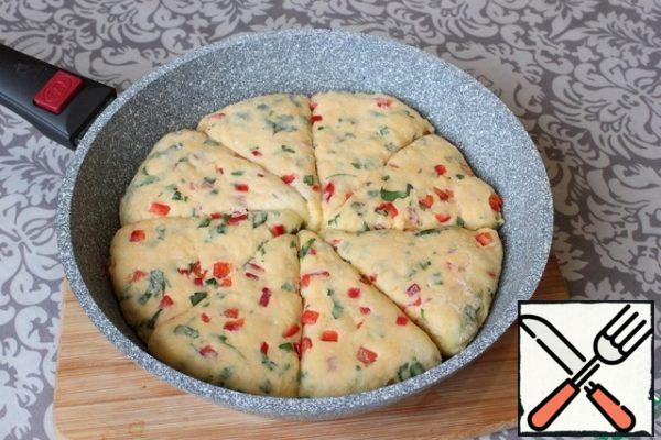I pour sunflower oil into a preheated frying pan. Carefully transfer the bread to the pan. Fry the bread on medium heat for 10 minutes on each side.
