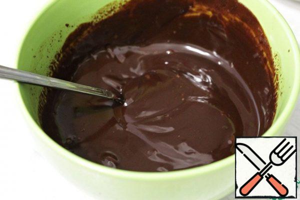 Do not overheat the chocolate, otherwise it may curdle.