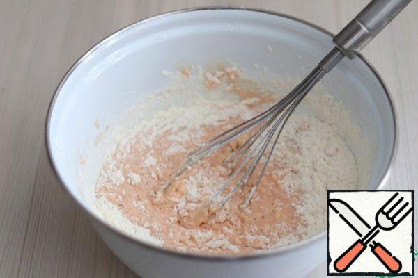 Then gradually add the total amount of flour. I want to pay attention, when mixing the dough, make sure that the dough is soft and comfortable in the future. Flour in this case, you may need a little more or a little less than the amount that I wrote in the ingredients.