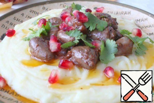 Adding Narsharab. Taste.
Spread the hearts on your favorite side dish, sprinkle with coriander and pomegranate seeds and enjoy!