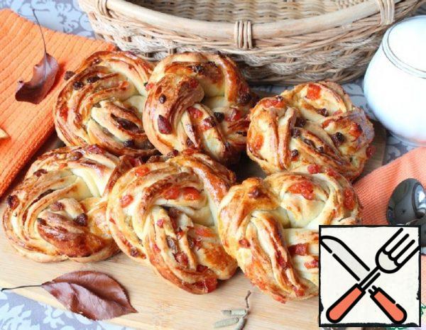 Curl Buns with Dried Apricots and Raisins Recipe