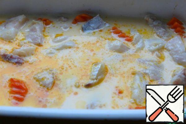 Pour in the milk sauce.
Put in the oven for 20 minutes.
Focus on your oven!