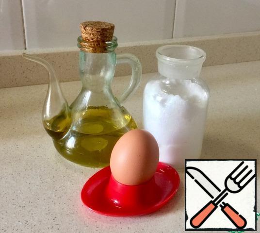 We will prepare the necessary products. Instead of 1 chicken egg, you can take 3 quail eggs. I have refined olive oil, i.e. not first pressed, it is not bitter. I often do it with sunflower oil, or 50-50.salt is common.
