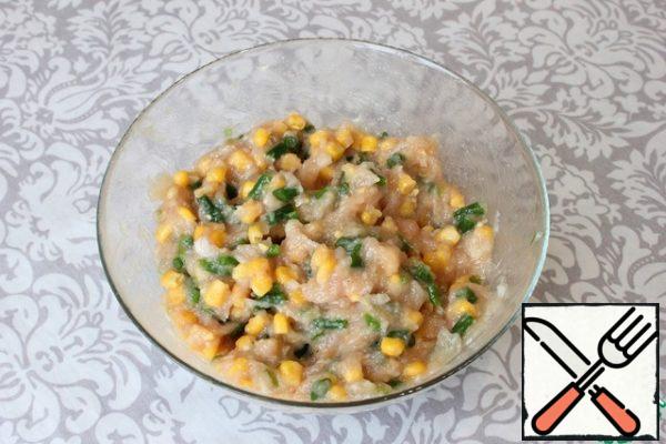 I mix all the products well in a bowl. It turns out a fairly dense mass.
