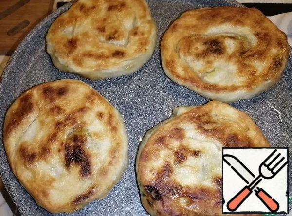 Fry the tortillas on both sides over low heat until Golden brown.
