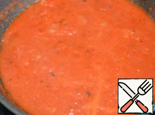 Stir and simmer the sauce for 5 minutes over medium heat.
